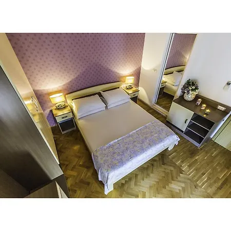 Marija Konukevi 3*